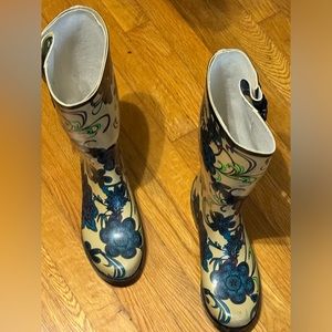 Corkys Sz. 10 Wellington Style Boot